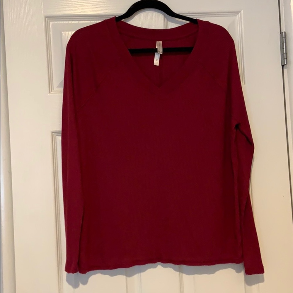 Maroon long sleeve v-neck tee